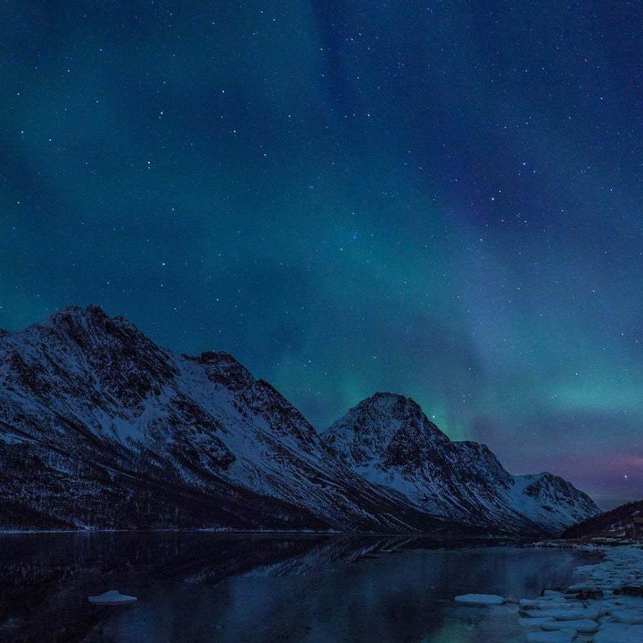 Northern Lights View Mural Wallpaper (SqM)